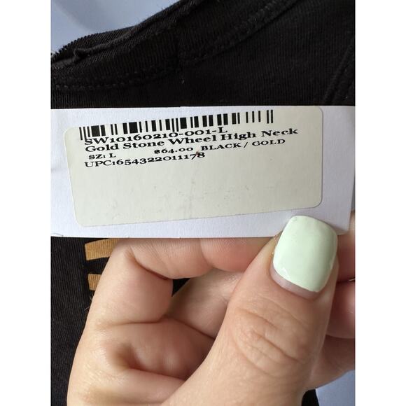 NWT Women's SOULCYCLE / NIKE, Gold Stone Wheel High-Neck Tank, Size XS. $64 - Picture 5 of 6
